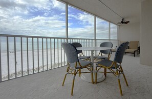 Outdoor dining - Gateway Villas #496 "Island Oasis" 2 Bedroom Beachfront (Fort Myers Beach)
