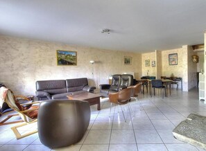 Lobby - La Roue à Aubes - LONGES (LONGES)