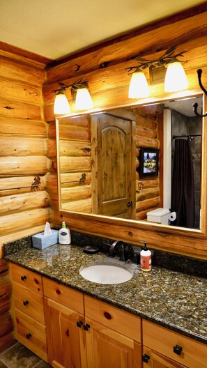 Bathroom - Tom Miner Yellowstone Lodge, minutes from Yellowstone Park. (Emigrant)