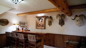 Interior - Tom Miner Yellowstone Lodge, minutes from Yellowstone Park. (Emigrant)