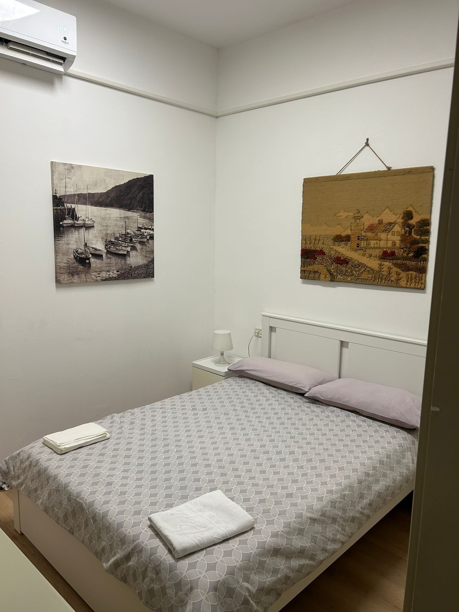 Iron/ironing board, internet, bed sheets