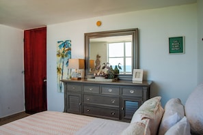 Iron/ironing board, free WiFi - El Combate Oceanview Condos (Boquerón)