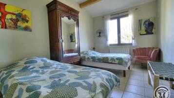 3 bedrooms, travel crib, free WiFi