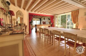 تناول الطعام