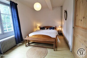 Lit parapluie, Wi-Fi gratuit, draps fournis