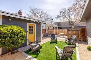 Terrace/patio - #717 Charming 4-Bed Midtown Reno Retreat (Reno)