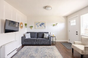 TV - #719 Cozy Midtown Reno Retreat (Reno)