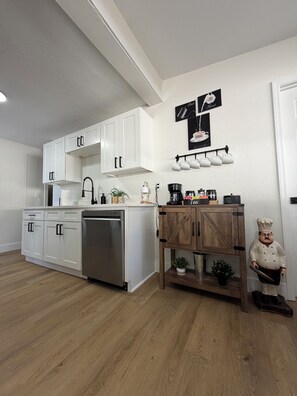 Private kitchen - The Tree House 5 min to beach, airport, Downtown (Sarasota)