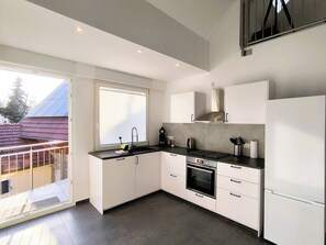 Horno, parrilla de estufa y lavavajillas 