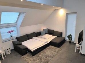 3 slaapkamers, een strijkplank/strijkijzer, reisbedje, wifi