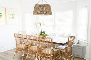Dining - Summer Special! Beach House w Pool Steps from pier (St Simons Island)