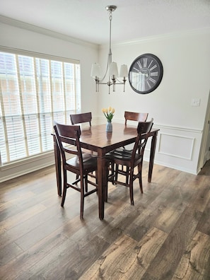 Dining - Luxuxy lake Conroe Home, Gated Community, Immaculate and clean, 3 bed retreat. (Montgomery)