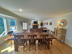Dining - 8-Bedroom Home at the Foot of Mountains (Sandy)