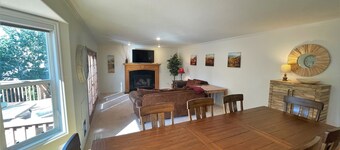 8-Bedroom Home at the Foot of Mountains