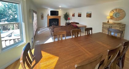 8-Bedroom Home at the Foot of Mountains