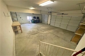 Interior - 8-Bedroom Home at the Foot of Mountains (Sandy)