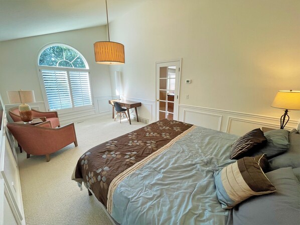 Blackout drapes, iron/ironing board, free WiFi - 8-Bedroom Home at the Foot of Mountains (Sandy)