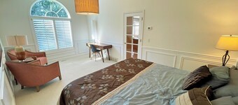 8-Bedroom Home at the Foot of Mountains