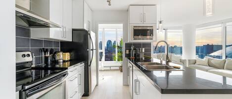 Fridge, microwave, oven, stovetop