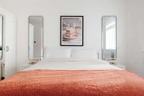 3 Schlafzimmer, Zimmersafe, Schreibtisch, Bügeleisen/Bügelbrett