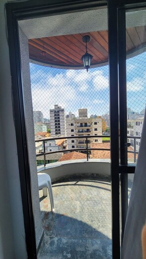 Interior - Apartment just steps from the beach. (Guarujá)