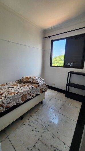 2 bedrooms - Apartment just steps from the beach. (Guarujá)