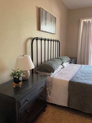 3 bedrooms, iron/ironing board, WiFi, bed sheets - Spacious 3-bedroom condo in lovely Scottsdale McDowell Mountain Urban Cowboy (Scottsdale)