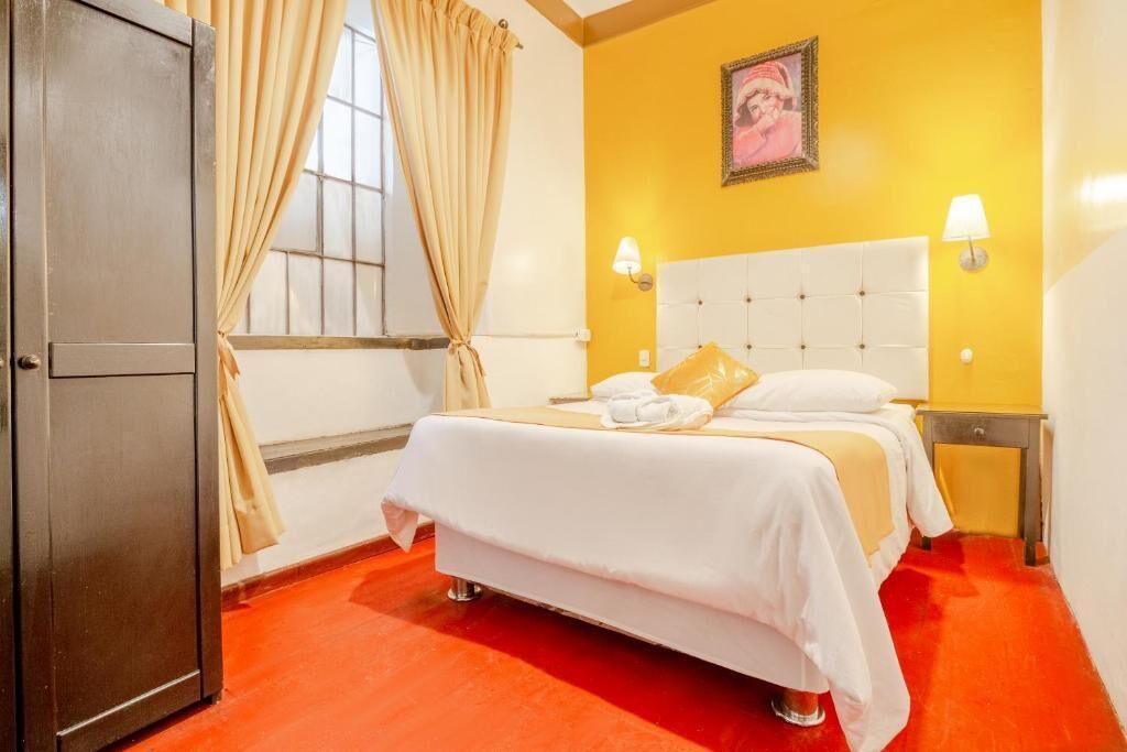 مكتب ومساحة عمل للكمبيوتر المحمول وواي فاي مجانًا