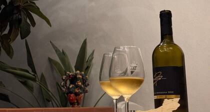 Janas Holiday House: in the heart of southern Sardinia. Sea and real Sardinia.