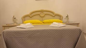 2 Schlafzimmer, Schreibtisch, Bügeleisen/Bügelbrett, kostenloses WLAN