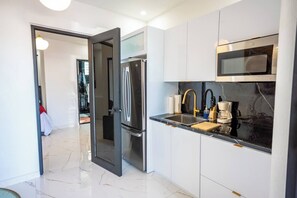 Fridge, microwave, stovetop, coffee/tea maker - Casa Platanal「UNIT 1「Genara」 (Carolina)