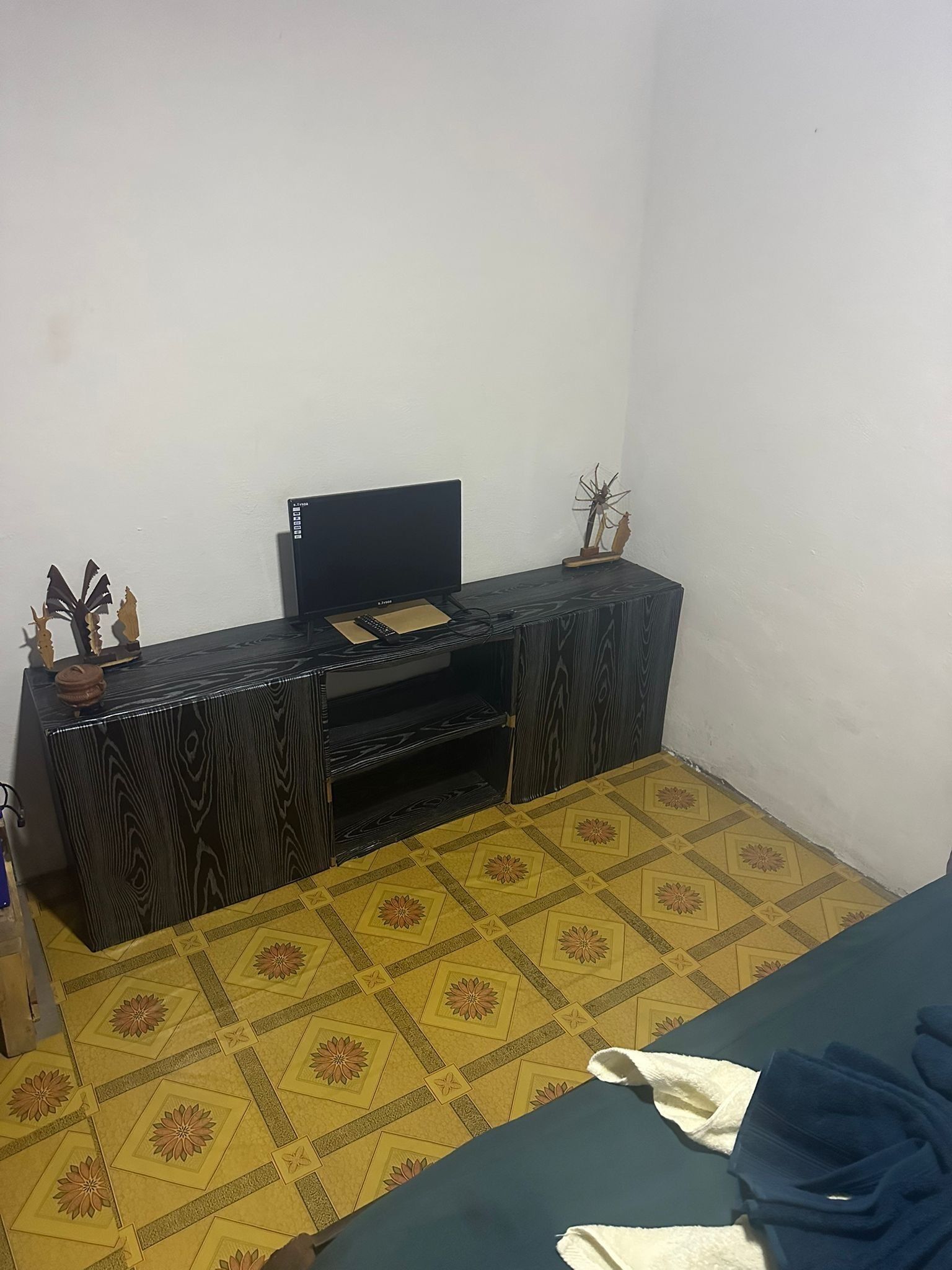 4 bedrooms, WiFi, bed sheets