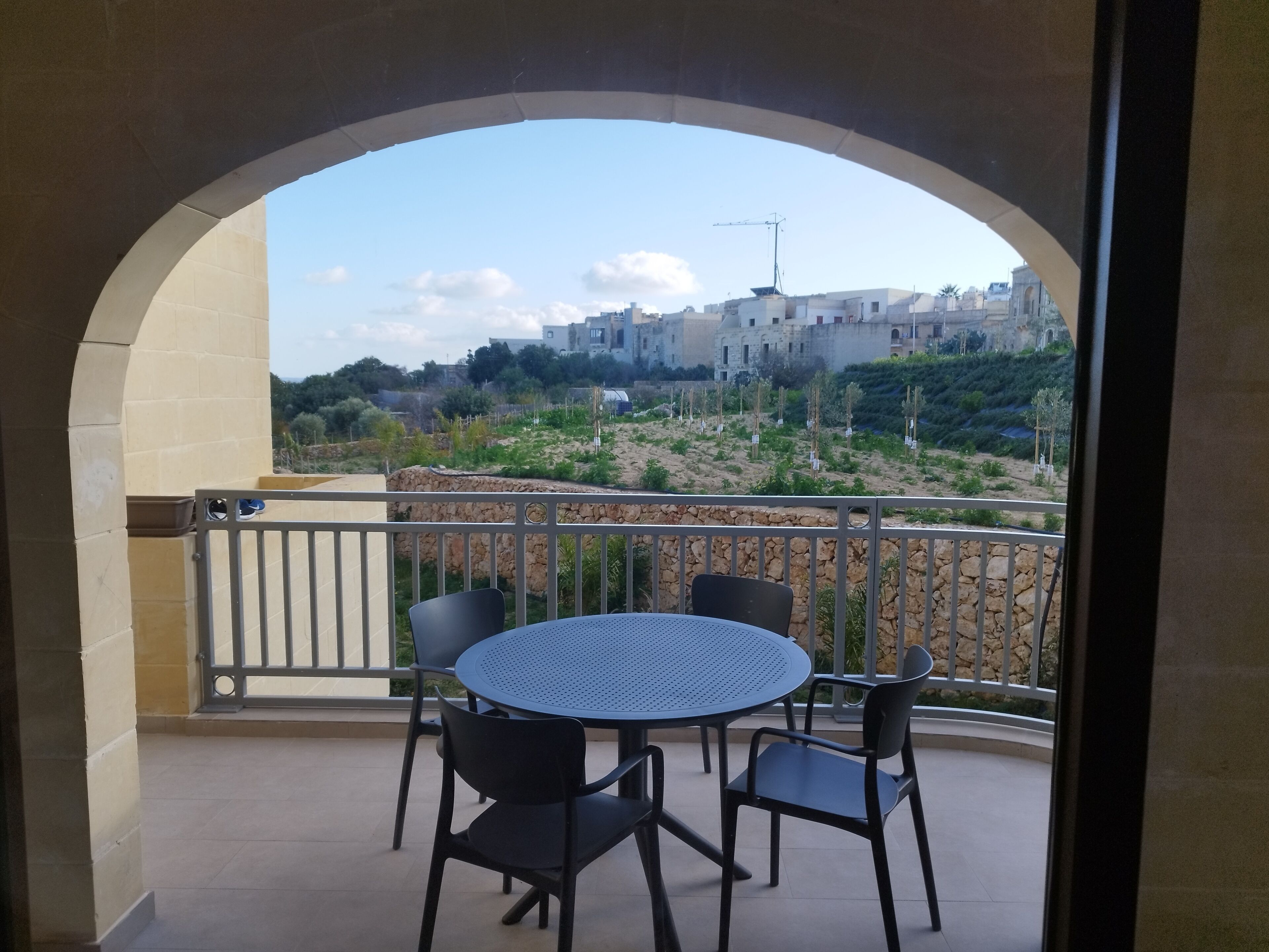 Luksusleilighet, bassengutsikt | Utendørsservering