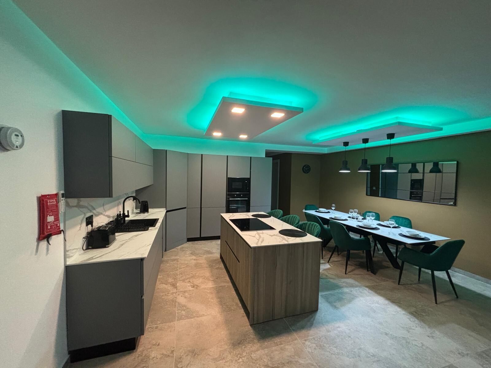 Apartamento superluxo, vista para a piscina | Cozinha privada