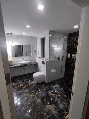 Appartamento Luxury, vista piscina | Bagno