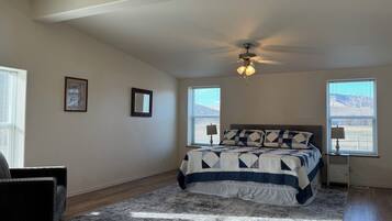 3 bedrooms, iron/ironing board, free WiFi, bed sheets