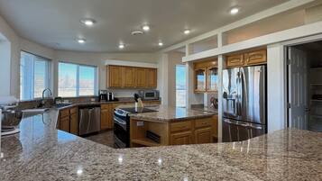 Microwave, oven, stovetop, dishwasher