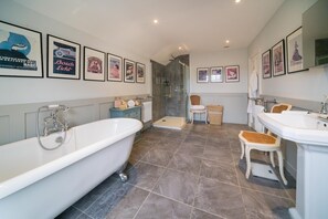 Douche, serviettes fournies