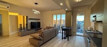 [Modern & Chic] 3 Bedrooms, 2 Baths + Balcony