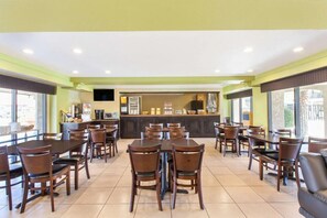 Dining - Superbowl 2026 hotel suite in adorable Milpitas (Milpitas)