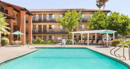 Superbowl 2026 hotel suite in adorable Milpitas