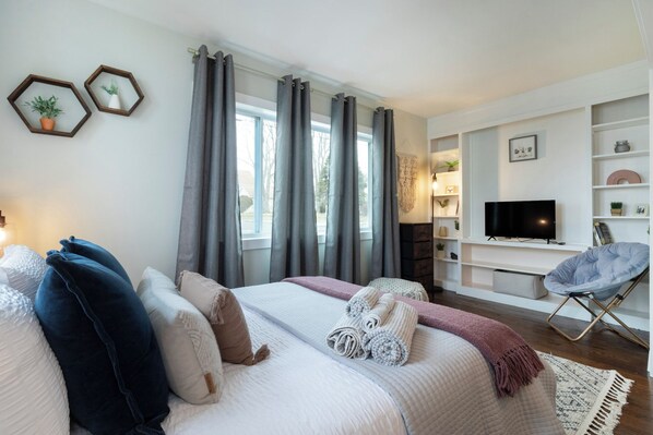 2 habitaciones, tabla de planchar con plancha, wifi y ropa de cama
