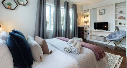 Stylish Groton Getaway • Updated 2BR close to Navy Base-Casinos-Mystic & Beaches