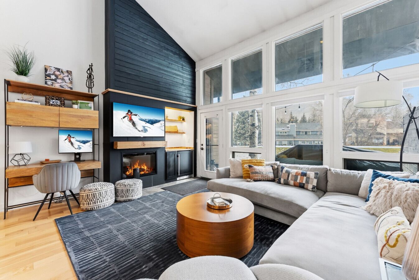 TV, fireplace, stereo