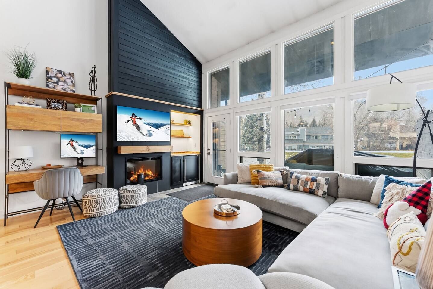 TV, fireplace, stereo