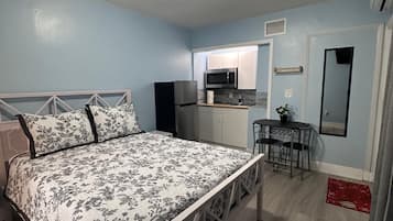 Free WiFi, bed sheets