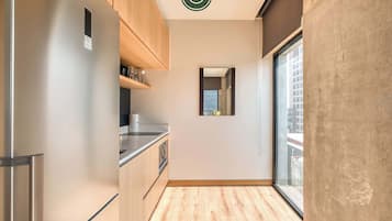 Frigorifero, microonde, piano cottura, macchina per tè/caffè