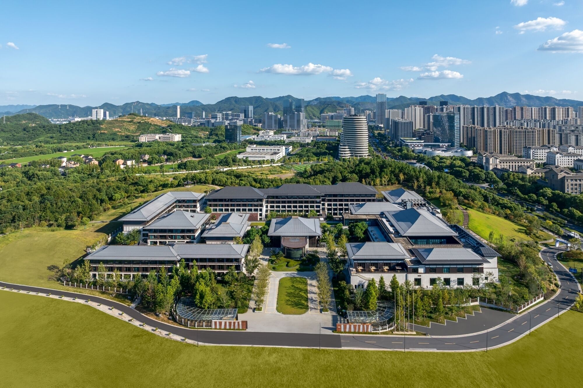 المنشأة من الخارج