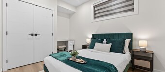 Neutral Oasis - 15 mins to DT + Coffee Bar + Games