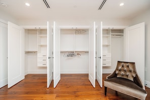 Interior - 3 bed modern duplex. Minutes to downtow, Airport and Granville Island (Vancouver)